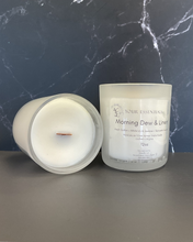 Load image into Gallery viewer, Morning Dew &amp; Linen Apricot and Coconut Candle

